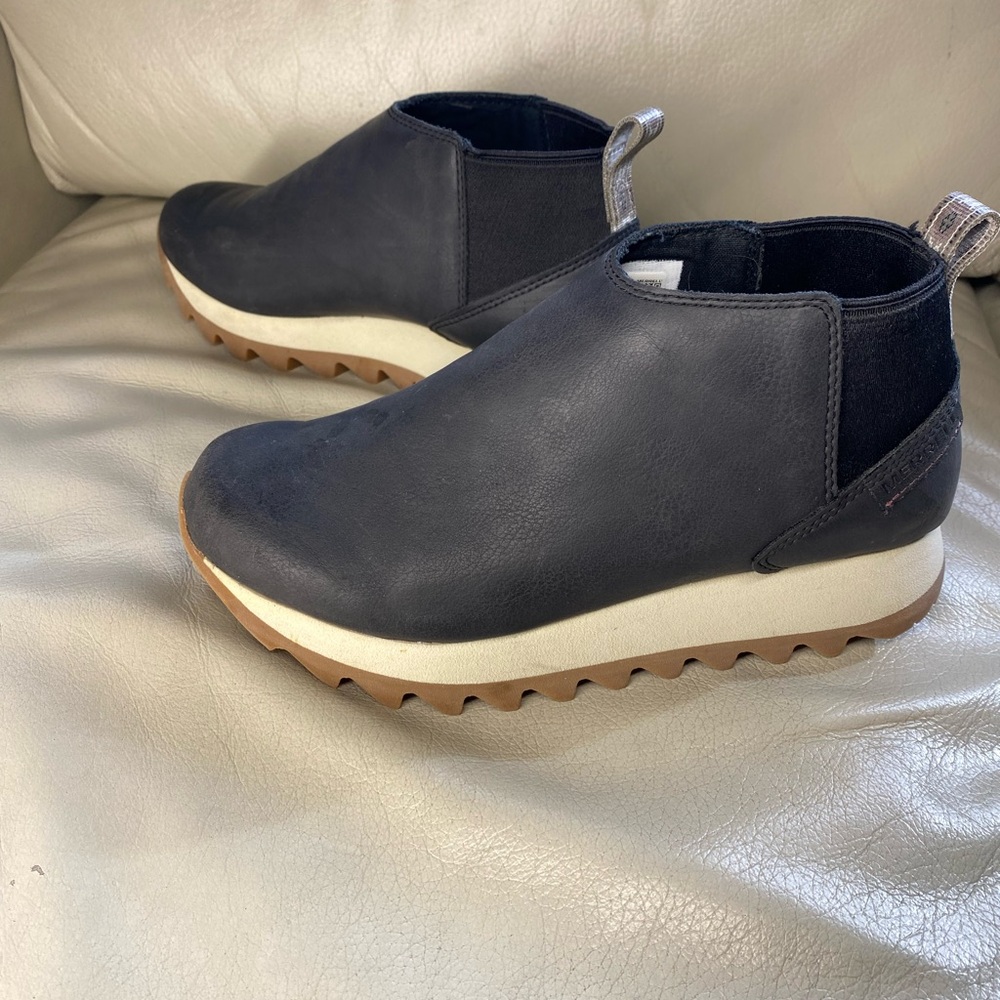 Merrell Women's Alpine Chelsea Boot - US 6.5 / BLACK